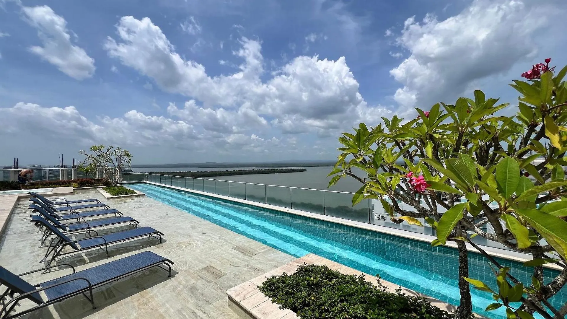 2 Dormitorios junto al mar. Jacuzzi Privado Colombia