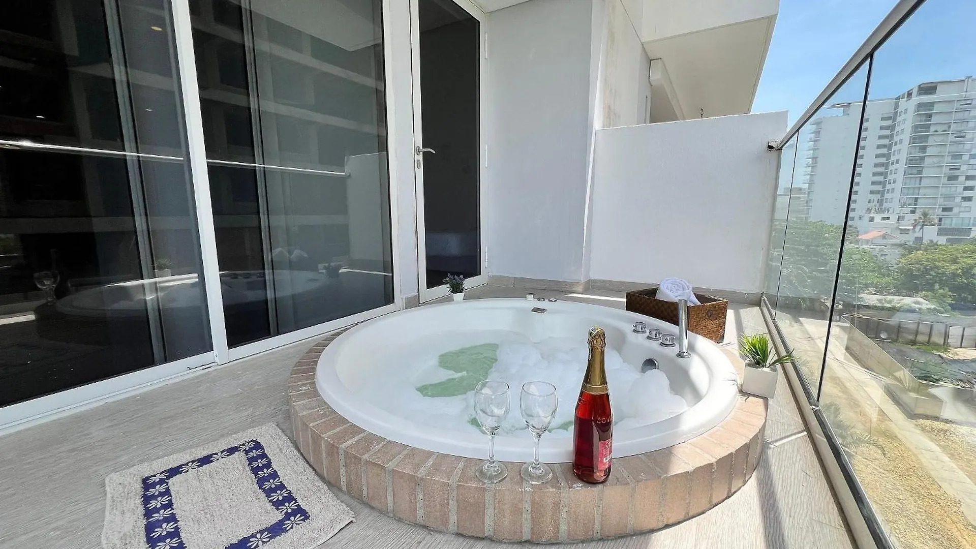 2 Dormitorios junto al mar. Jacuzzi Privado 0*, Cartagena Colombia