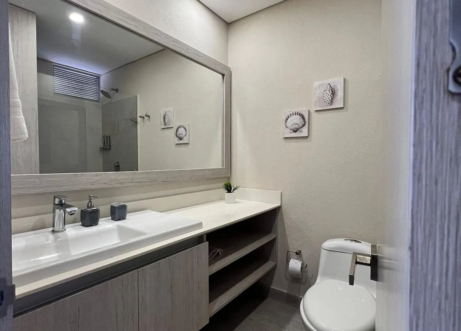 Apartment 2 Dormitorios junto al mar. Jacuzzi Privado