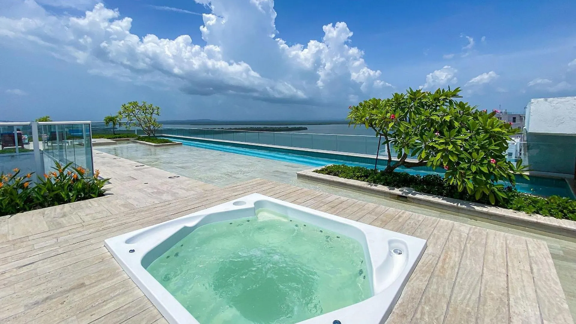 2 Dormitorios junto al mar. Jacuzzi Privado location